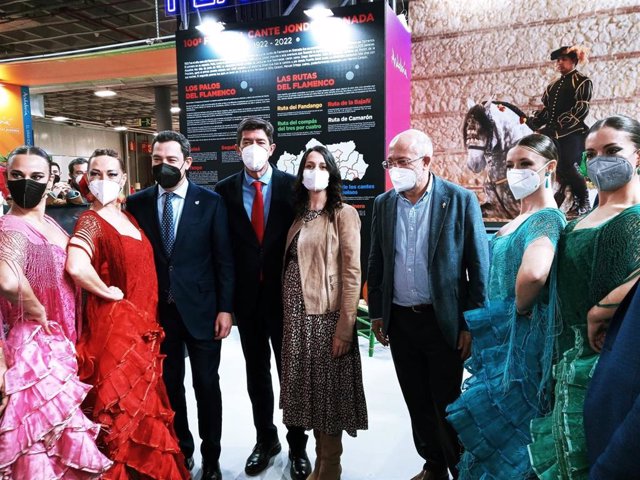 El presidente de la Junta de Andalucía, Juanma Moreno, el vicepresidente Juan Marín, la presidenta de Cs, Inés Arrimadas, y el candidato de Cs en Castilla León, Francisco Igea, este miércoles en Madrid en Fitur.