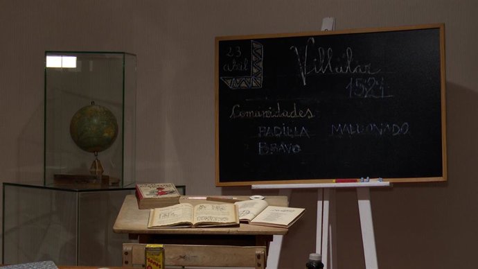 Exposición 'Rebelión en las aulas. La imagen de los Comuneros en el libro escolar' en la Casa Revilla.