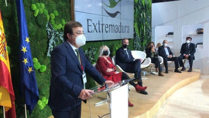 El presidente de la Junta, Guillermo Fernández Vara, en la presentación en Fitur 2022 del Plan de Turismo de Extremadura