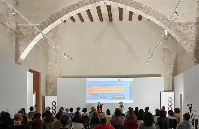 'No Es Tener Algo Serio, Es Vivir Algo Sano' , Ciclo Del CCCC