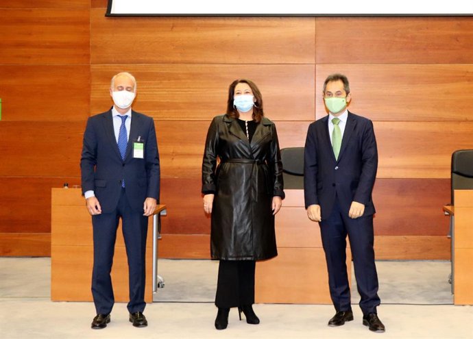 Crespo destaca que "Andalucía tiene que ser la región más circular de Europa" y espera aprobar la ley "lo antes posible"