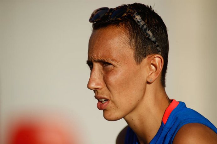 Archivo - Virginia Torrecilla of Atletico de Madrid looks on during the I Ciudad Alcala de Henares Trophy womens football match played between Atletico de Madrid and AS Roma at Centro Deportivo Wanda Alcala de Henares on August 20, 2021, in Madrid, Spa