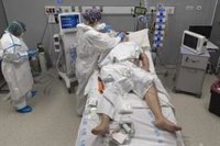 Bajan a 14.854 los nuevos contagios, 10.801 en 24H, caen los hospitalizados y crece UCI