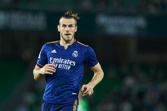 Archivo - Gareth Bale of Real Madrid looks on during the spanish league, La Liga Santander, football match played between Real Betis Balompie and Real Madrid at Benito Villamarin stadium on August 28, 2021, in Sevilla, Spain.
