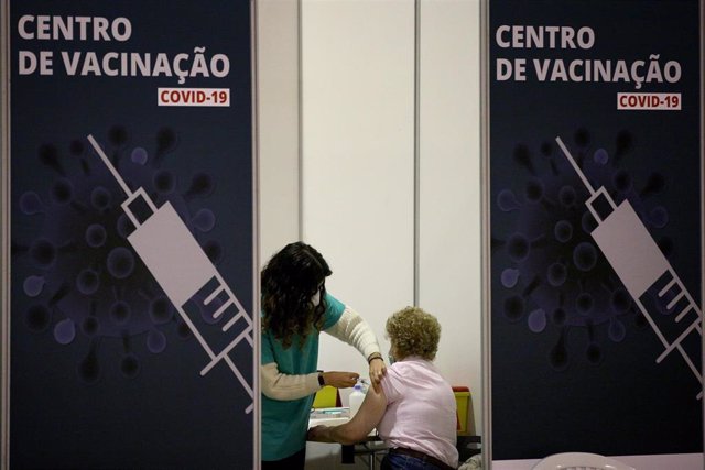 Centro de vacunación en Lisboa.