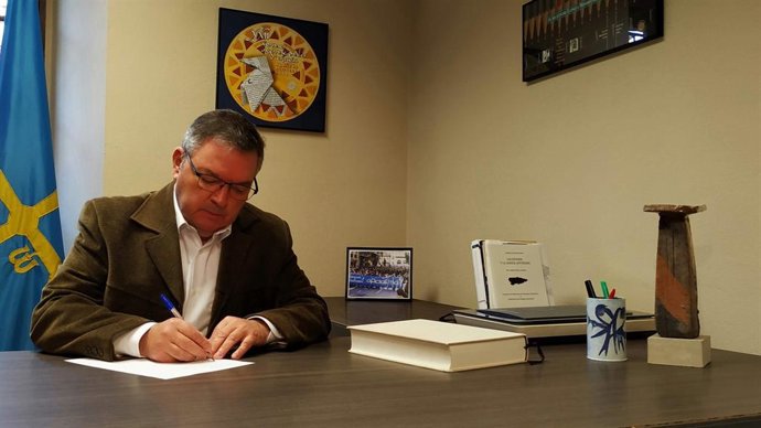 Xosé Antón González Riaño.