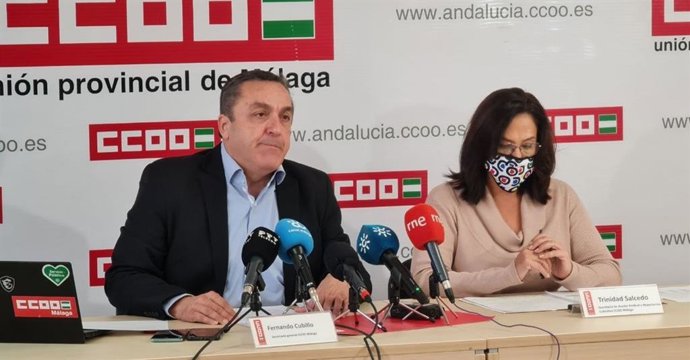 El secretario general CCOO Málaga, Fernando Cubillo, y la secretaria de Acción Sindical y Negociación Colectiva de CCOO Málaga, Trinidad Salcedo, presentan informe sobre previsiones sociolaborales para la provincia este 2022.