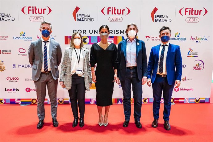 La consejera de Cultura, Marta Rivera de la Cruz, y la vicealcaldesa de Madrid, Begoña Villacís, inaugura FITUR LGTB+,