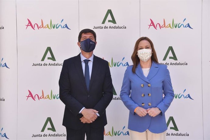 Marián Adán, junto a Juan Marín.