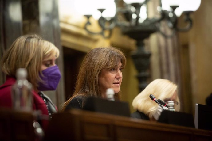 Archivo - Arxivo - La presidenta del Parlament, Laura Borrs, intervé durant una sessió plenria en el Parlament de Catalunya. Foto d'arxiu