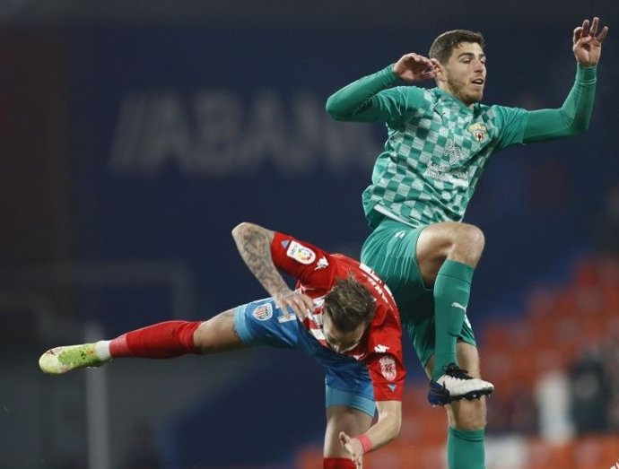 El Lugo vence al Almería en el Anxo Carro con goles de Barreiro y Ramos