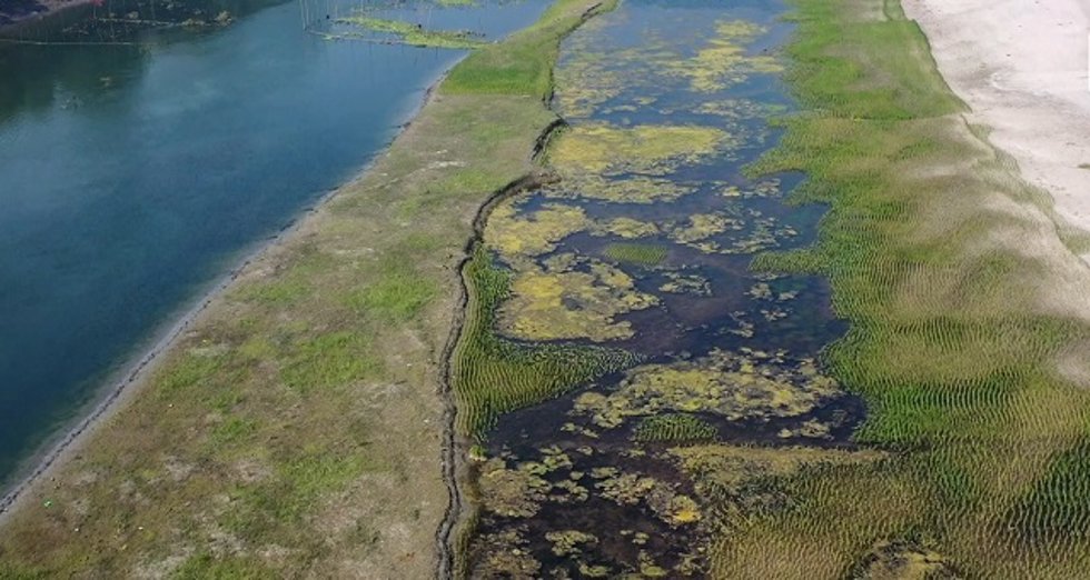 Un dron captó la belleza de un río seco