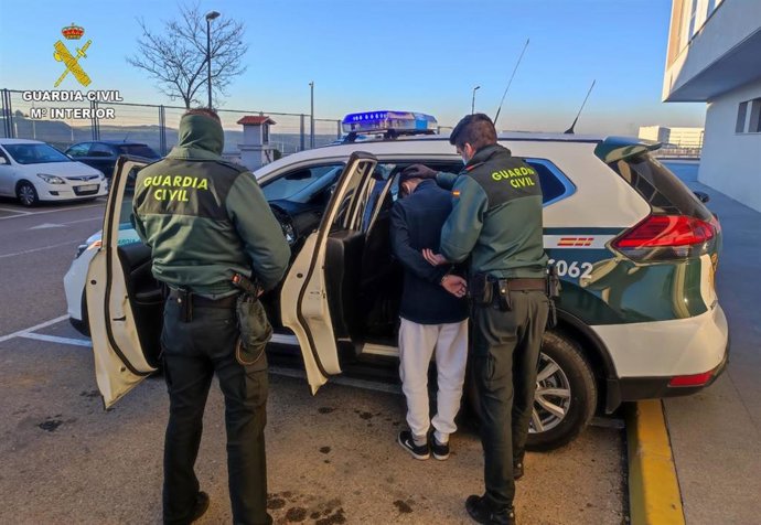 La Guardia Civil detiene a una persona por un delito de homicidio en Bargas.