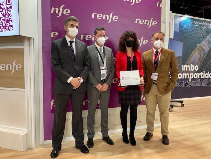 Firma del acuerdo para renovar por un año el funcionamiento del Tren de José Zorrilla entre Valladolid y Madrid.