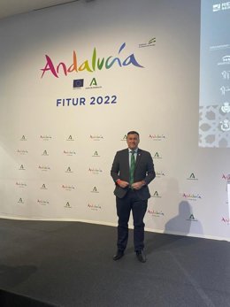 El parlamentario de Ciudadanos por Málaga Carlos Hernández White, en Fitur.