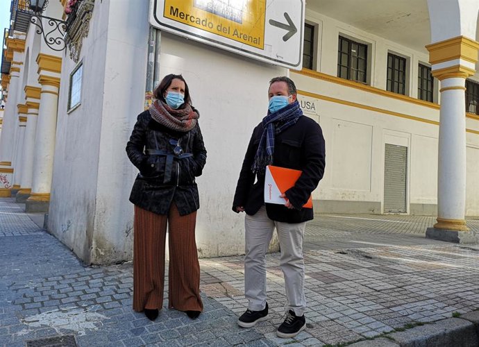 Archivo - Sevilla.-Cs reclama "que se aclare" qué servicios municipales ocuparán los locales vacíos del Mercado del Arenal