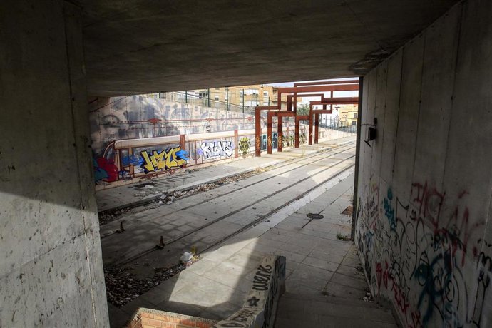 Archivo - Estado de la estación de Montecarmelo del tranvía de Alcalá de Guadaíra.