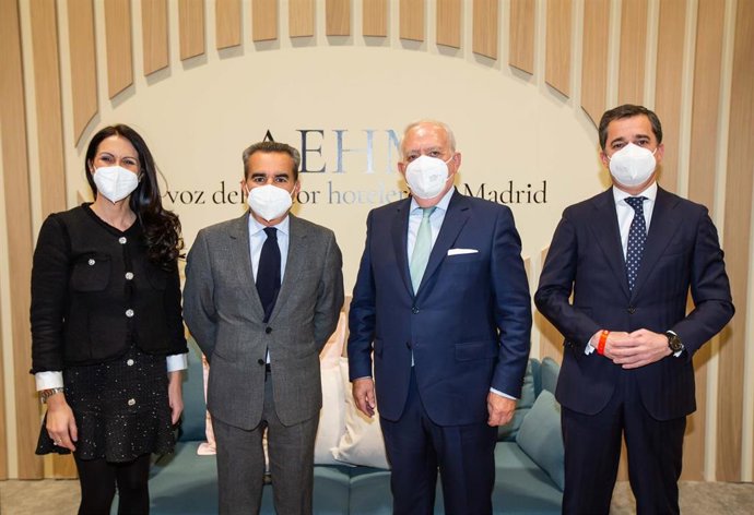 AEHM y CaixaBank Hotels & Tourism renuevan su convenio de colaboración para impulsar al sector hotelero madrileño