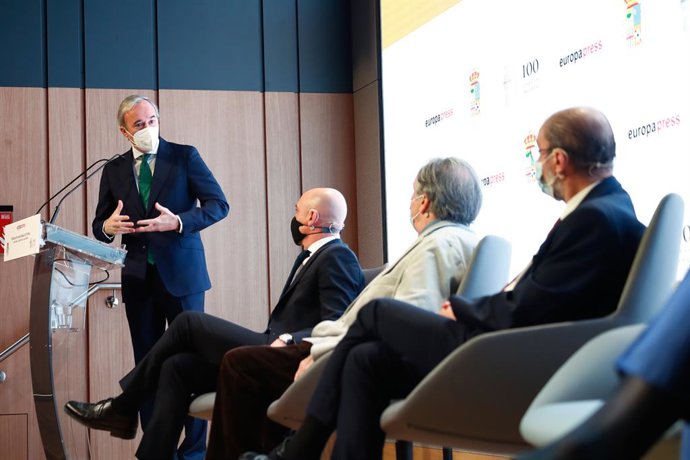 El alcalde de Zaragoza, Jorge Azcón, interviene en un Encuentro Deportivo de Europa Press, a 20 de enero de 2022, en Madrid, (España). El encuentro, bajo el título 'Federación Aragonesa de Fútbol. Cien Años de Fútbol', tiene como objetivo abordar los 10