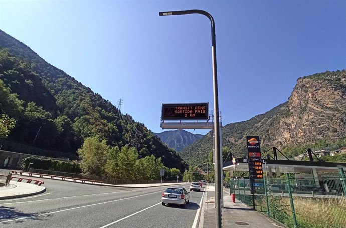 Archivo - Andorra califica de "excelente noticia" la afluencia de turistas recibida por el Pilar