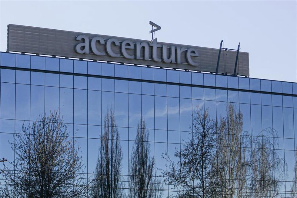 Archivo - Sede de la empresa Accenture en el Parque Empresarial La Finca de Pozuelo de Alarcón, en Madrid.