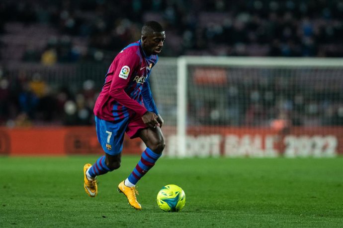 Archivo - 7 Ousmane Dembele of FC Barcelona in action during La Liga football match played between FC Barcelona and Elche CF at Camp Nou stadium on December 18, 2021, in Barcelona, Spain.