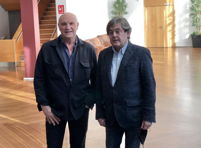 El coreográfo Jean Christophe Maillot (izquierda) junto al director del Teatro Calderón de Valladolid, José María Viteri (derecha).