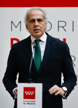 El consejero de Sanidad de la Comunidad de Madrid, Enrique Ruiz Escudero