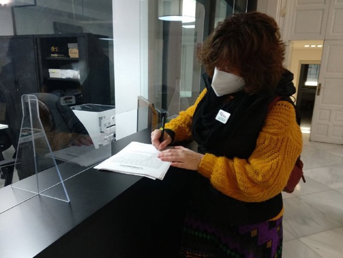 Ustea registra una queja en el Defensor contra la Instrucción de Junta que retira los criterios de lenguaje no sexista