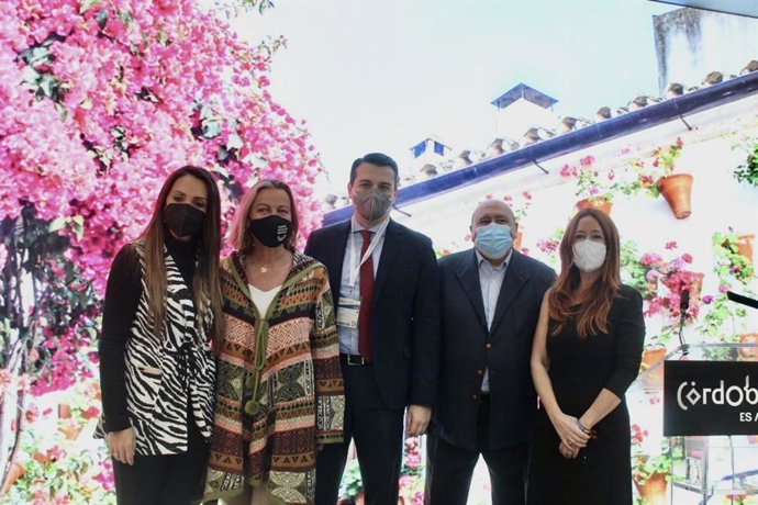 Presentación de los patios en el expositor de Córdoba capital en Fitur.