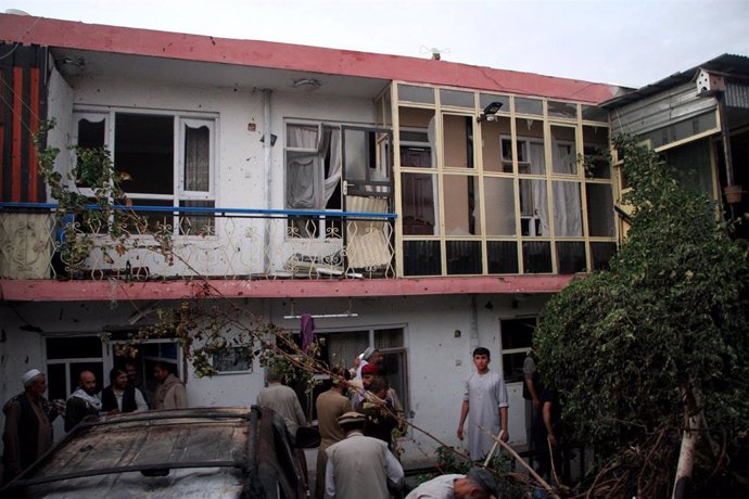 Archivo - Vivienda destruida por un ataque en Kabul