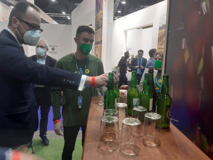 El portavoz de Vox en la Junta General del Principado, Ignacio Blanco, en el stand de Fitur 2022.