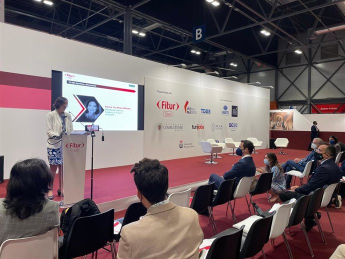 Archivo - La ministra de Comercio, Industria y Turismo, Reyes Maroto, durante el encuentro 'Fitur Talent'.