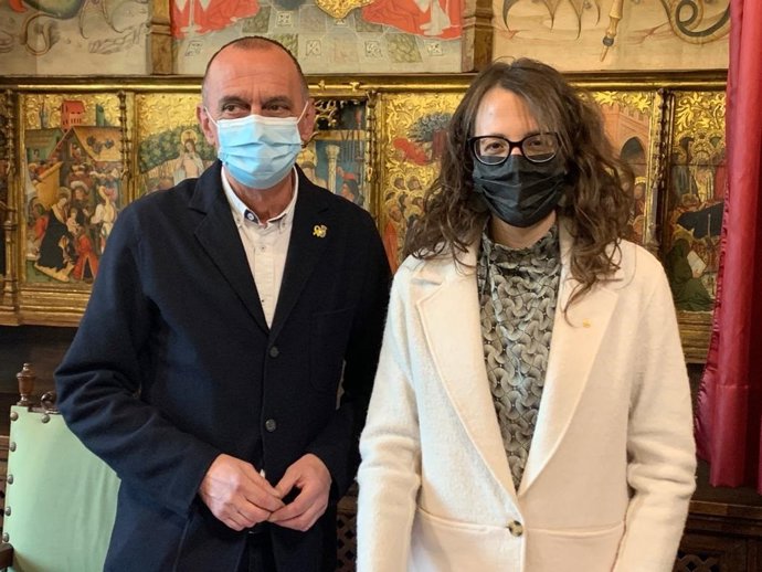 La consellera de Igualdad y Feminismos, Tnia Verge, y el alcalde de Lleida, Miquel Pueyo, a 20 de enero de 2022 en Lleida.