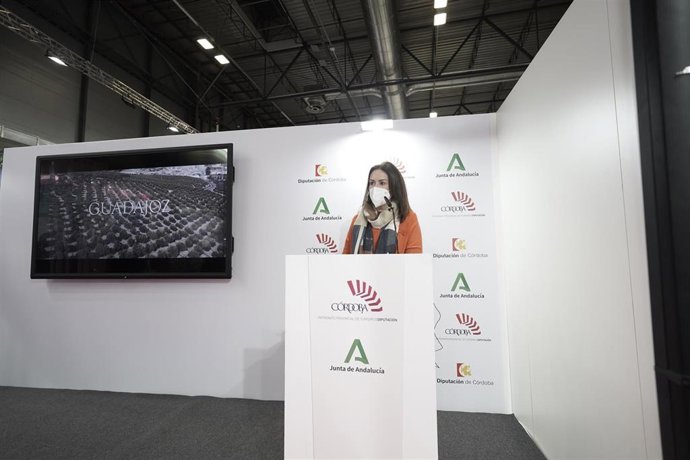 La delegada de Turismo de la Diputación de Córdoba, Inmaculada Silas, en la presentación de Guadajoz en Fitur.