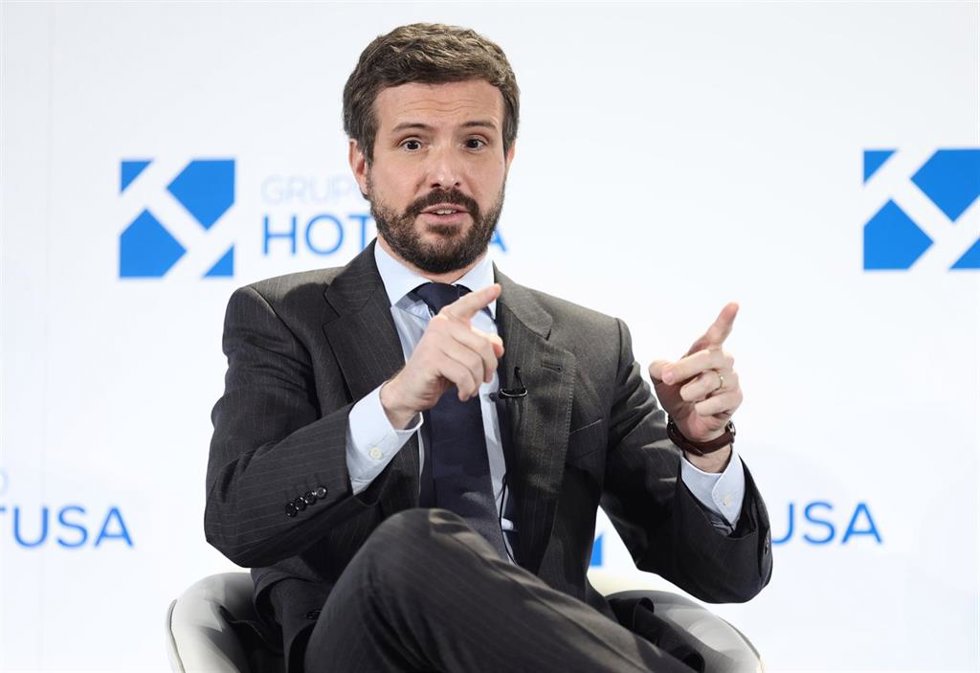 El presidente del PP, Pablo Casado, interviene en la inauguración oficial de la VIII edición del Foro de Innovación Turística de Hotusa, en Eurostars Madrid Tower, a 17 de enero de 2022, en Madrid, (España). 