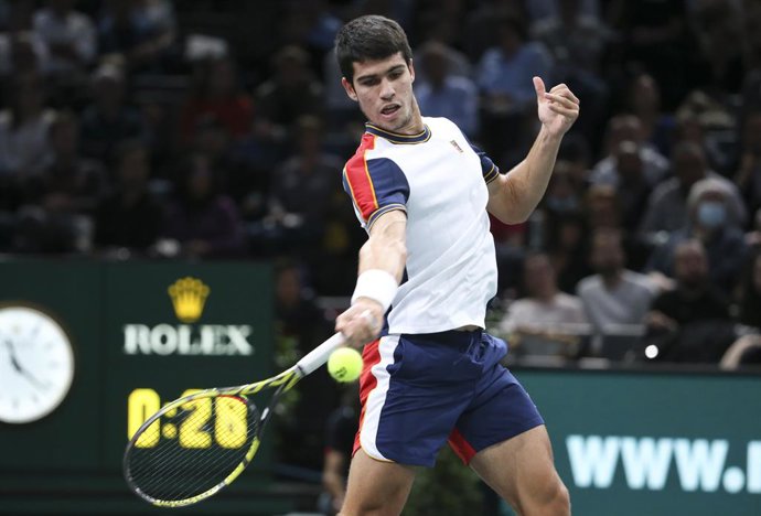 Archivo - Carlos Alcaraz of Spain during the Rolex Paris Masters 2021, ATP Masters 1000 tennis tournament on November 4, 2021 at Accor Arena in Paris, France - Photo Jean Catuffe / DPPI
