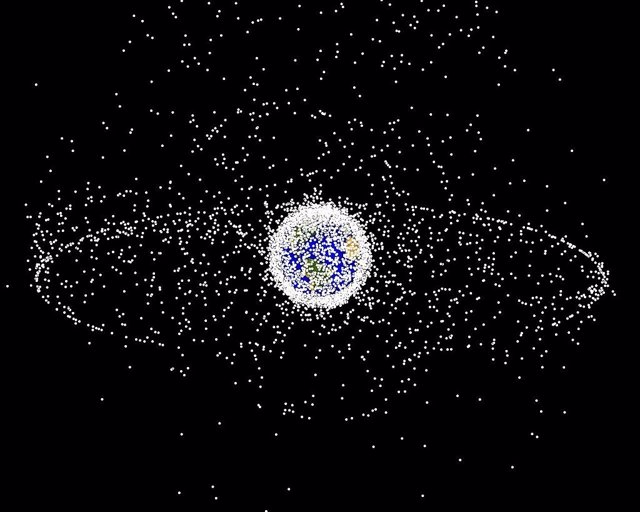 Archivo - La basura espacial supera ya los 19.500 fragmentos en órbita