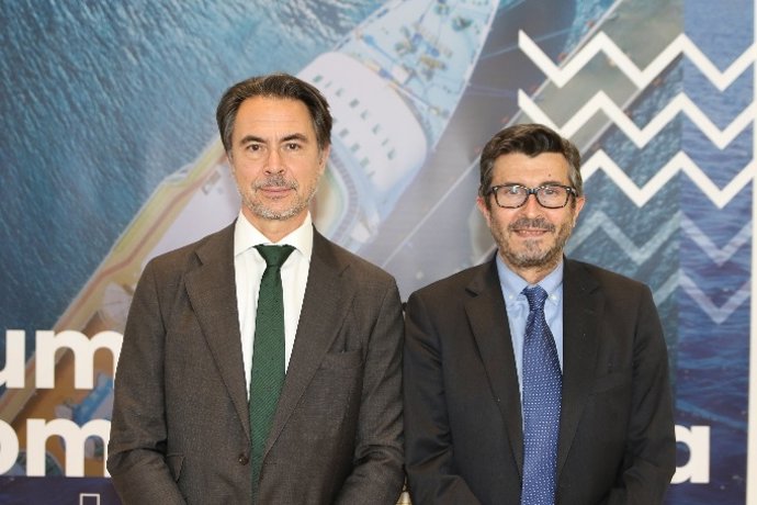 El presidente de Puertos del Estado, Álvaro Rodríguez Dapena, y el director de la Asociación Internacional de Líneas de Cruceros en España, Alfredo Serrano Chacón.