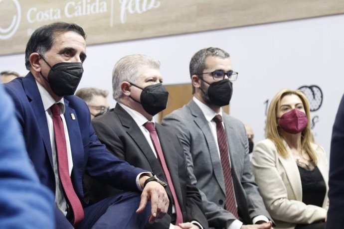 Dirigentes del PSRM-PSOE en Fitur