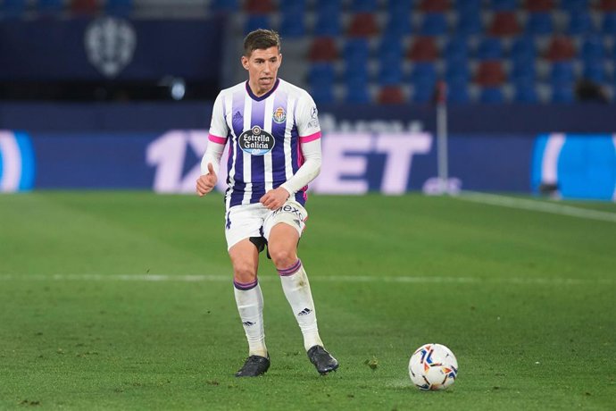 Archivo - Ruben Alcaraz of Valladolid during the La Liga Santander mach between Levante and Valladolid at Estadio Ciutat de Valencia on 22 January, 2021 in Valencia, Spain