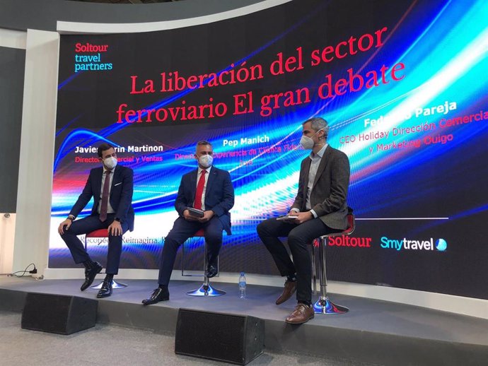 Representantes de las tres compañías en Fitur