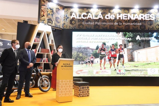 EL stand de Alcalá de Henares acoge la presentación de competiciones deportivas para 2022.