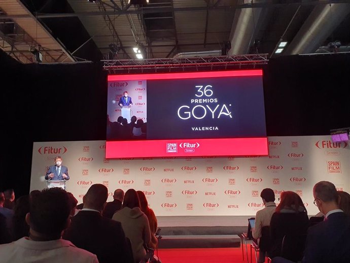 El presidente de la Generalitat, Ximo Puig, en Fitur durante la presentación de la gala de los Goya y la guía turística 'Berlanga a la vista'