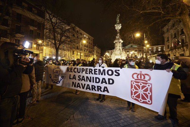 Imagen de la concentración del Sindicato Médico de Navarra en el Paseo de Sarasate