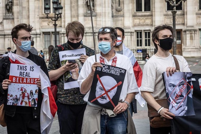 Archivo - Manifestación contra el Gobierno de Bielorrusia en París, Francia.