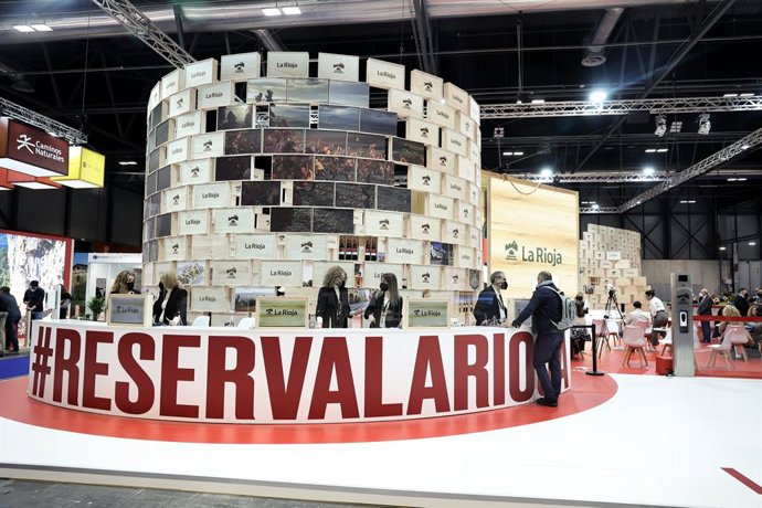 Una de las zonas del estand de La Rioja con el hashtag: 'Reserva La Rioja', en la 42 edición de la Feria Internacional del Turismo, Fitur 2022, en Ifema Madrid, a 19 de enero de 2022, en Madrid, (España). El objetivo de Fitur 2022, segundo año que se c
