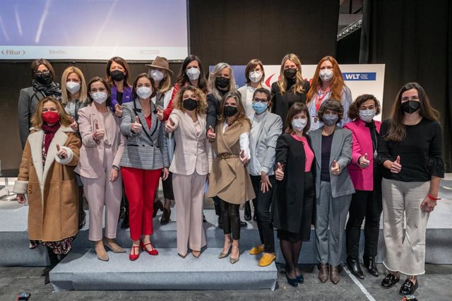 Maroto muestra su compromiso con el liderazgo de la mujer en el sector turístico