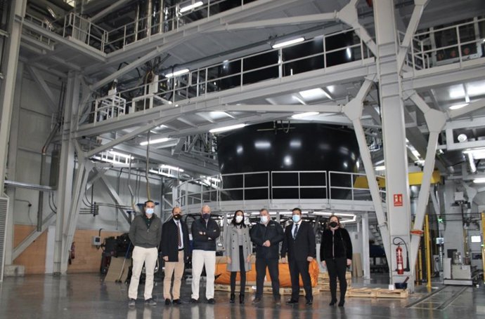 La consejera Valle Miguélez durante su visita a la empresa Solplast ubicada en Lorca