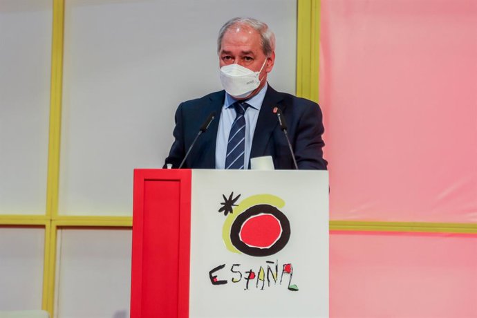 El presidente de la Diputación Provincial de Lugo, José Tome, interviene ruen el estand del Instituto de Turismo de España, TURESPAÑA, durante el segundo día de la 42 edición de la Feria Internacional del Turismo, Fitur 2022.